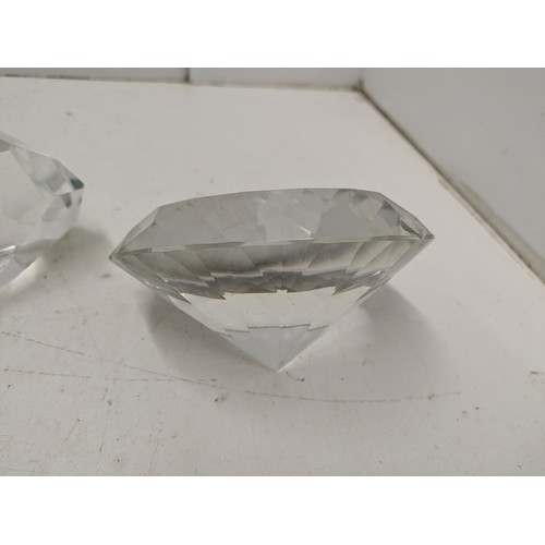 1063 - 2 Glass Paperweights In The Shape Of Diamonds