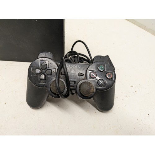 642 - A Sony Playstation 2 Console With 1 Controller