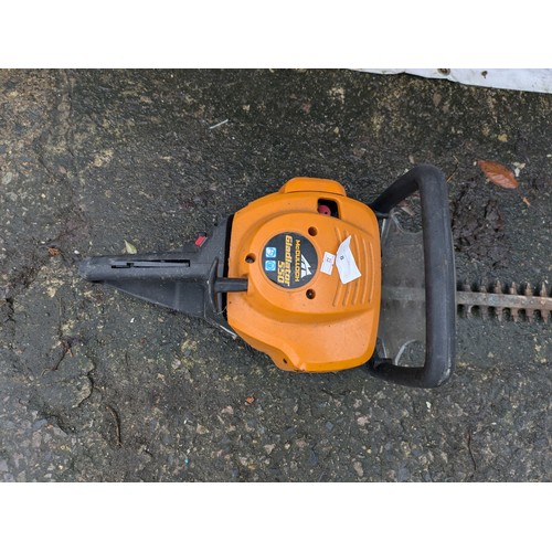 8 - A McCulloch Gladiator 550 Petrol Hedge Trimmer