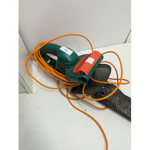 800 - A Black and Decker Corded Hedge Trimmer Model GT460