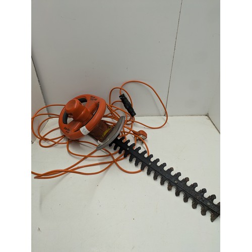 801 - A Flymo Easy Trim EHT420 Corded Hedge Trimmer