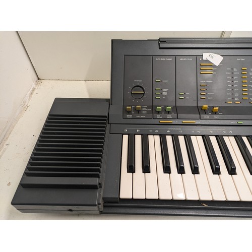 618 - A Yamaha PS-6100 Electric Keyboard Synthesiser