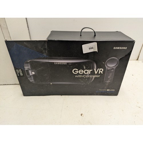 686 - A Samsung Gear Vr Headset In Box