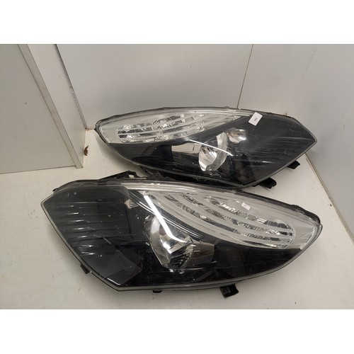 1092 - A Pair of Renault Scenic 3 Headlights