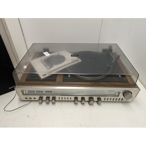 605 - A Vintage Sanyo Model G3003 Music Centee