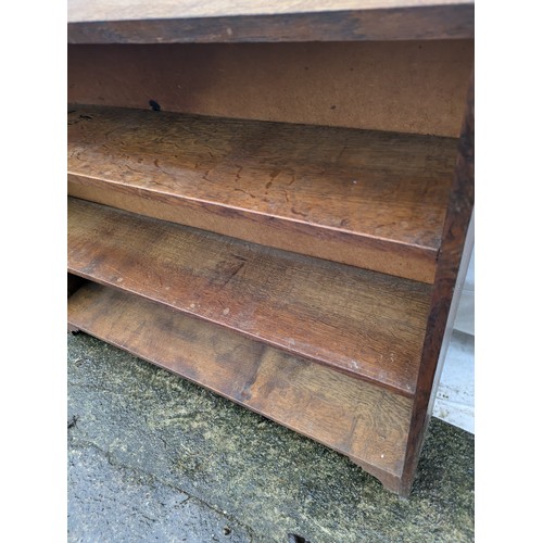 232 - An Oak 3 tier bookcase