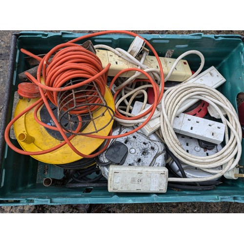 820 - A Selection of Extension Leads