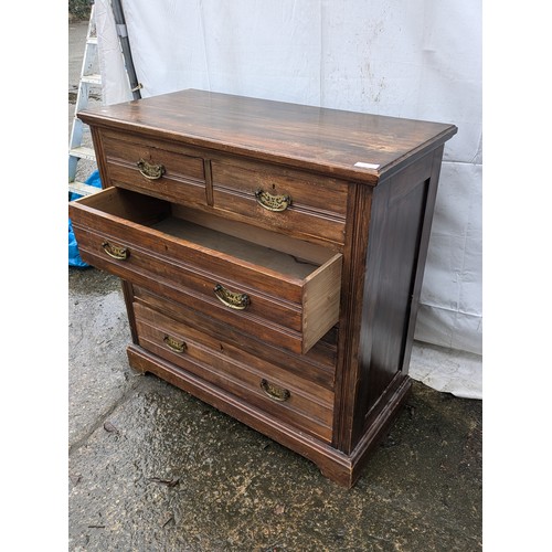 226 - A Graduated Victorian Oak 5 Drawer Chest Of Drawers