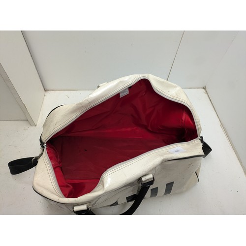 1053 - An official Mini holdall - Cream Exterior and Red interior