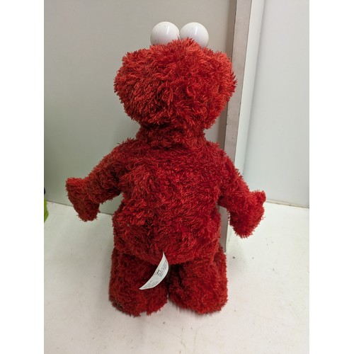 714 - A Tickle me Elmo electronic talking toy