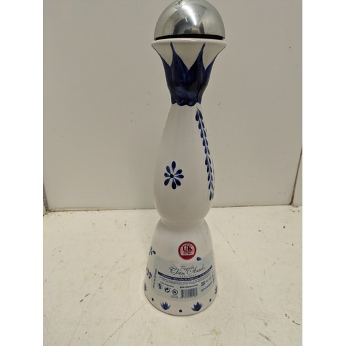 1019 - A Clase Azul Ceramic Tequila bottle - Empty