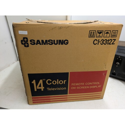 700 - A Samsung 14 Inch Colour TV Model CL3312z In Original Box