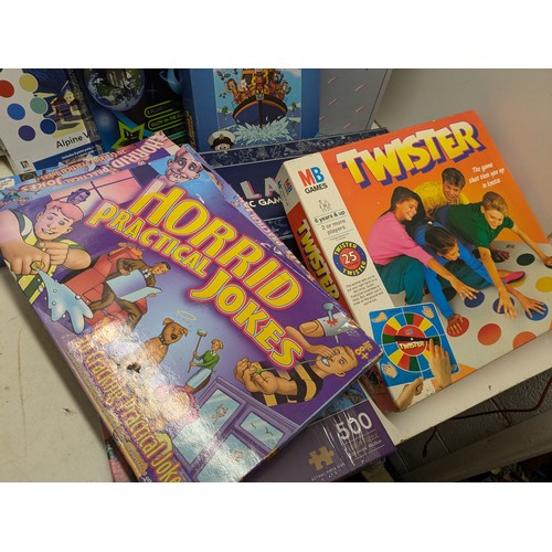 1111 - A Selection Of Various Board Games And Puzzles