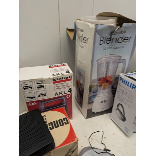 703 - A Selection of Electronics Including a Blender, Headphones and Stereo Equipment