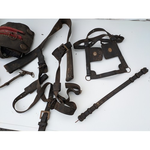 401 - A Vintage Leather Saddle Set With Shackles and Gear