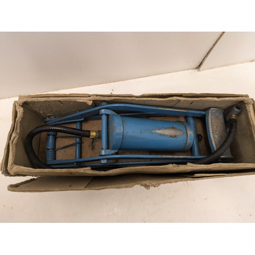 503 - A Vintage Desmo No 7 Foot Pump In Its Original Box