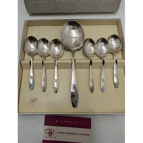 507 - A Fine Silver Plated Fruit Spoons And Server Set