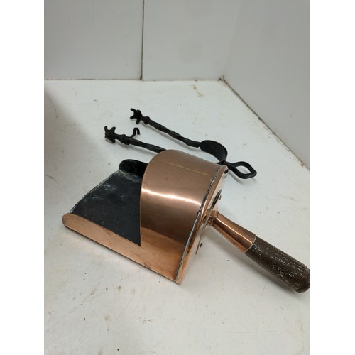 520 - an antique coal scuttle with tongs and scoop