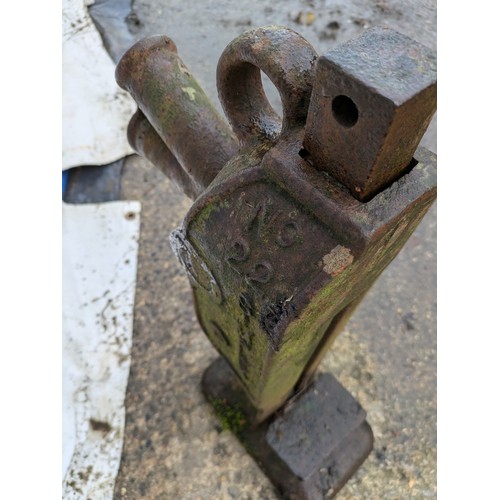 102 - a vintage steel agricultural jack