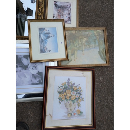 1165 - A Selection Of Guilt Framed Pictures And Mirrors