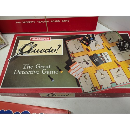 1175 - A Selection Of Vintage Board Games Including Monopoly And Cludeo