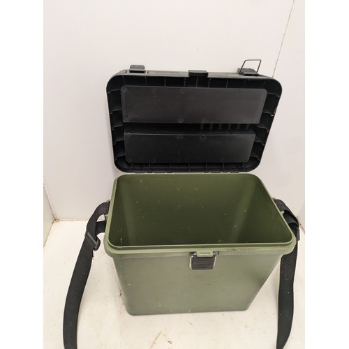 1177 - a green fishing tackle box