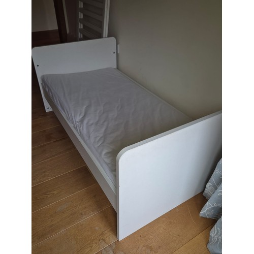 286 - a white mamas and papas flat packed single child's Cot bed with fittings