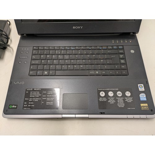 746 - A Sony Vaio Vgmar71J Laptop - 3Gb Ram