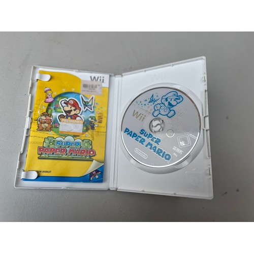 56 - Super Paper Mario - Nintendo Wii game - Compete with manual