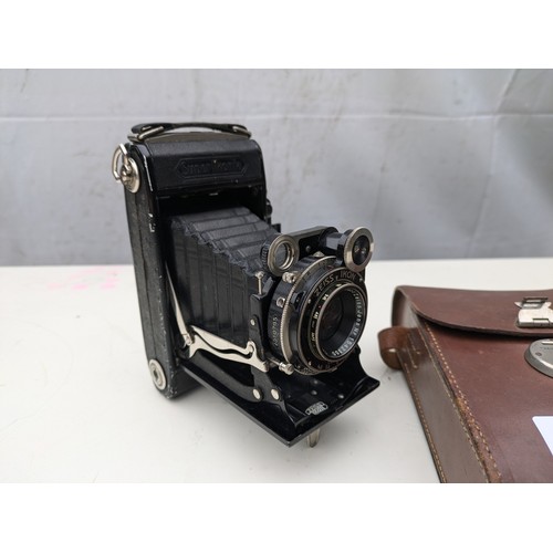 419 - A Zeiss Ikom Super Ikonta 530/2 Film Camera in A Leather Case