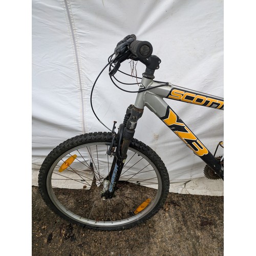 29 - A Scott YZ3 Mountain bike