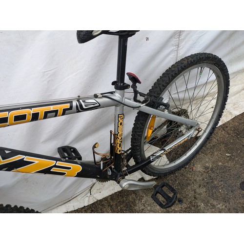 29 - A Scott YZ3 Mountain bike