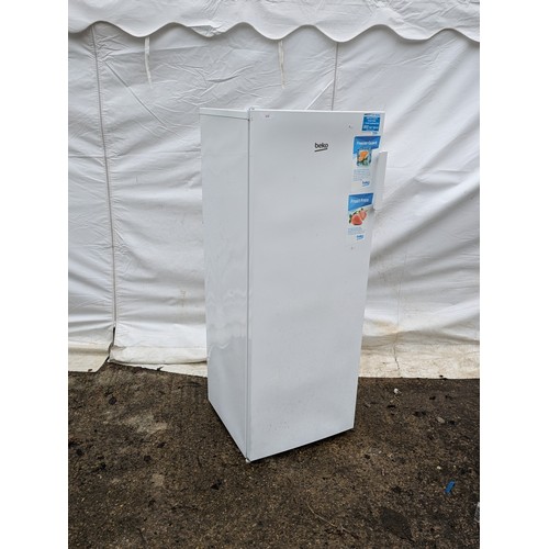 610 - A Beko Upright Freezer - Working