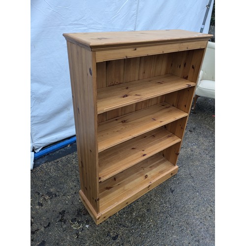 219 - A pine 3 shelf book case/ display case