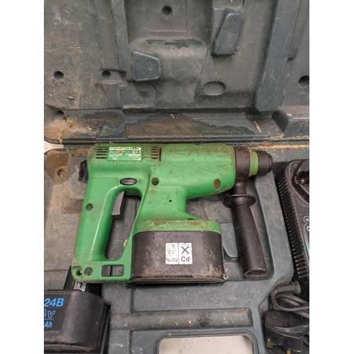 822 - A Hitachi DH20DV Cordless SDS Drill In Case With Battery and Charger