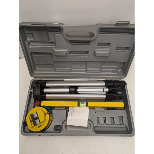 819 - A Laser Level Kit in Carry Case