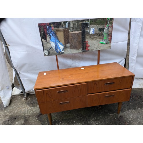 259 - A Late 20Th Century Ladies Dressing Chest - Sappili Mahogany