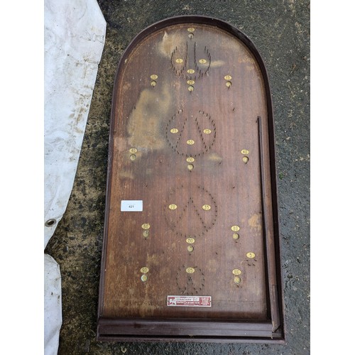 539 - A Vintage Corinthian 21T Pin Table Board