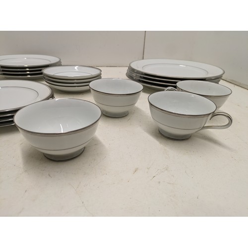 1255 - A Zylstra Silver Ecstasy Porcelain Set - Plates and Mugs