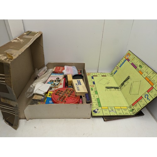 1274 - A Selection of Vintage Games including Monopoly, Scrabble, Draughts, Etc