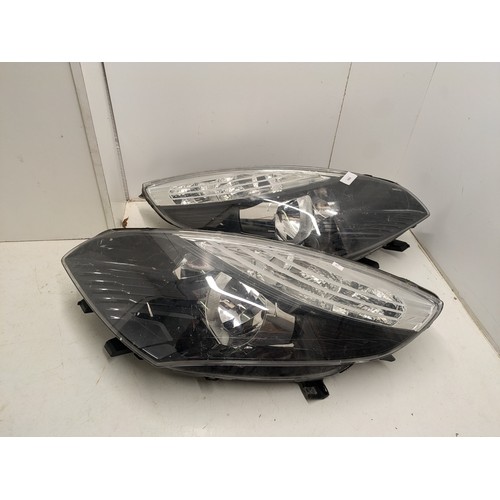 1277 - A Pair of Renault Scenic 3 Headlights