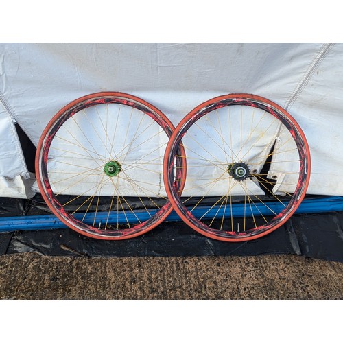 227 - A pair of velocity 700c road bike wheels