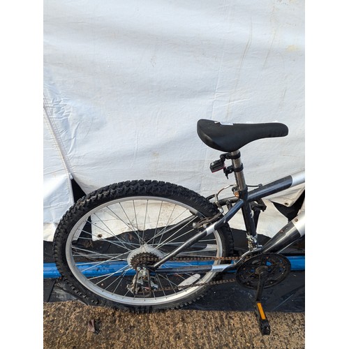 231 - Apollo slalom 18 speed mountain bike