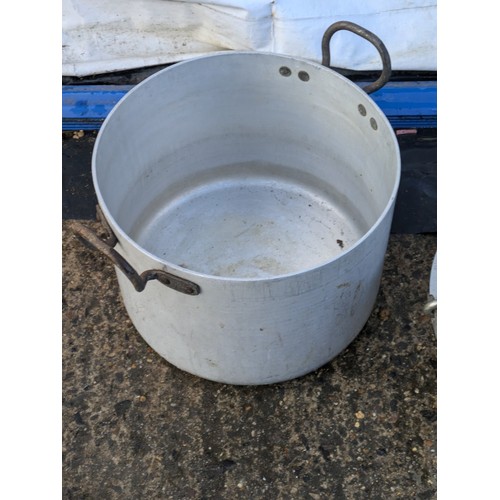 245 - A pair of aluminum pots