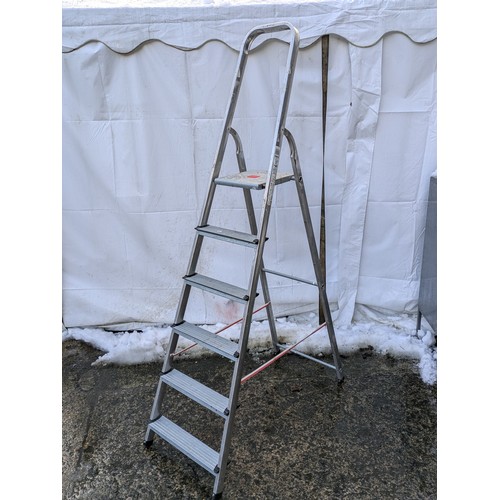 204 - A collapsible Aluminum Ladder