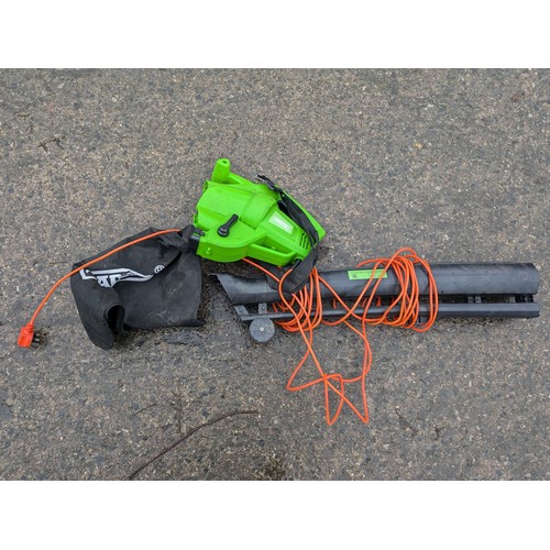 208 - A Draper Model 94795 Corded Leaf Blower/Vacuum