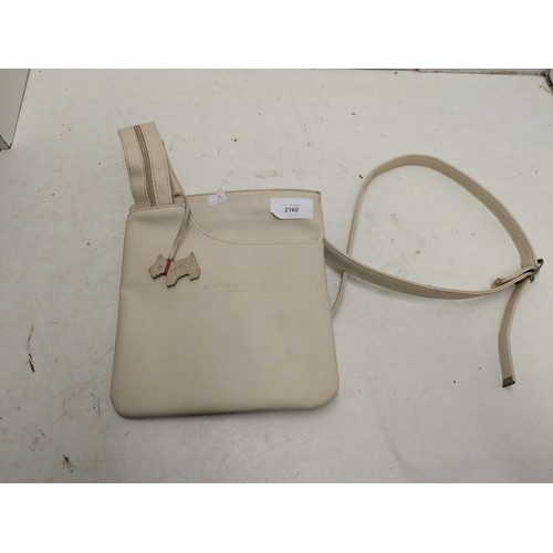 2160 - A women's handbag