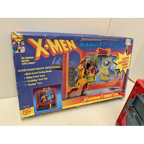 2163 - A Xmrn wolverine cabinet cave