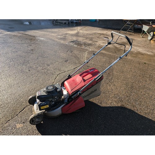 237 - A Mountfield SP425R petrol lawnmower with a Honda gcv140 engine