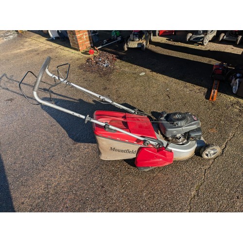 237 - A Mountfield SP425R petrol lawnmower with a Honda gcv140 engine